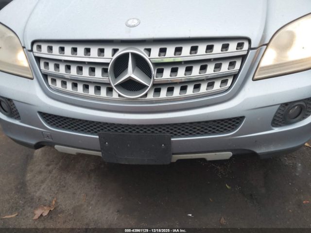 Mercedes-Benz M-Class 4matic Image 3