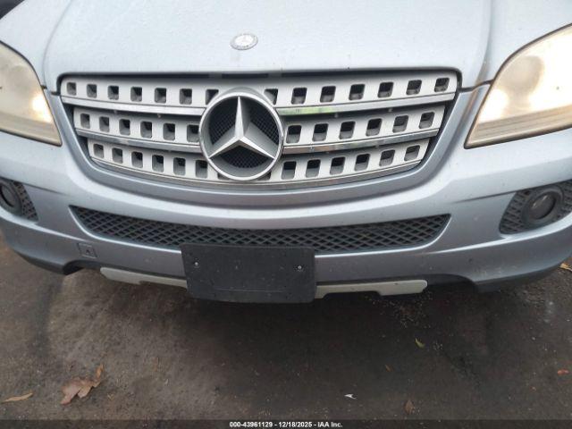 Mercedes-Benz M-Class 4matic Image 3