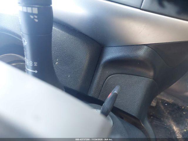 Nissan Versa 1.6 Sv Image 5