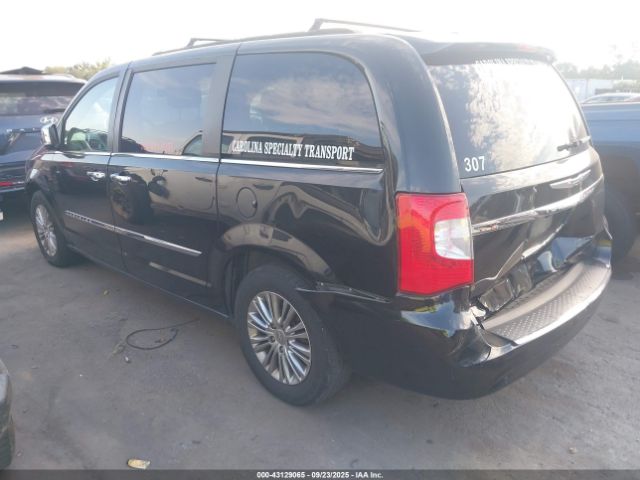 Chrysler Town & Country Touring-l Image 5